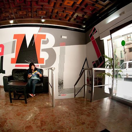 Be Ramblas Guest House Barcelona Bagian luar foto