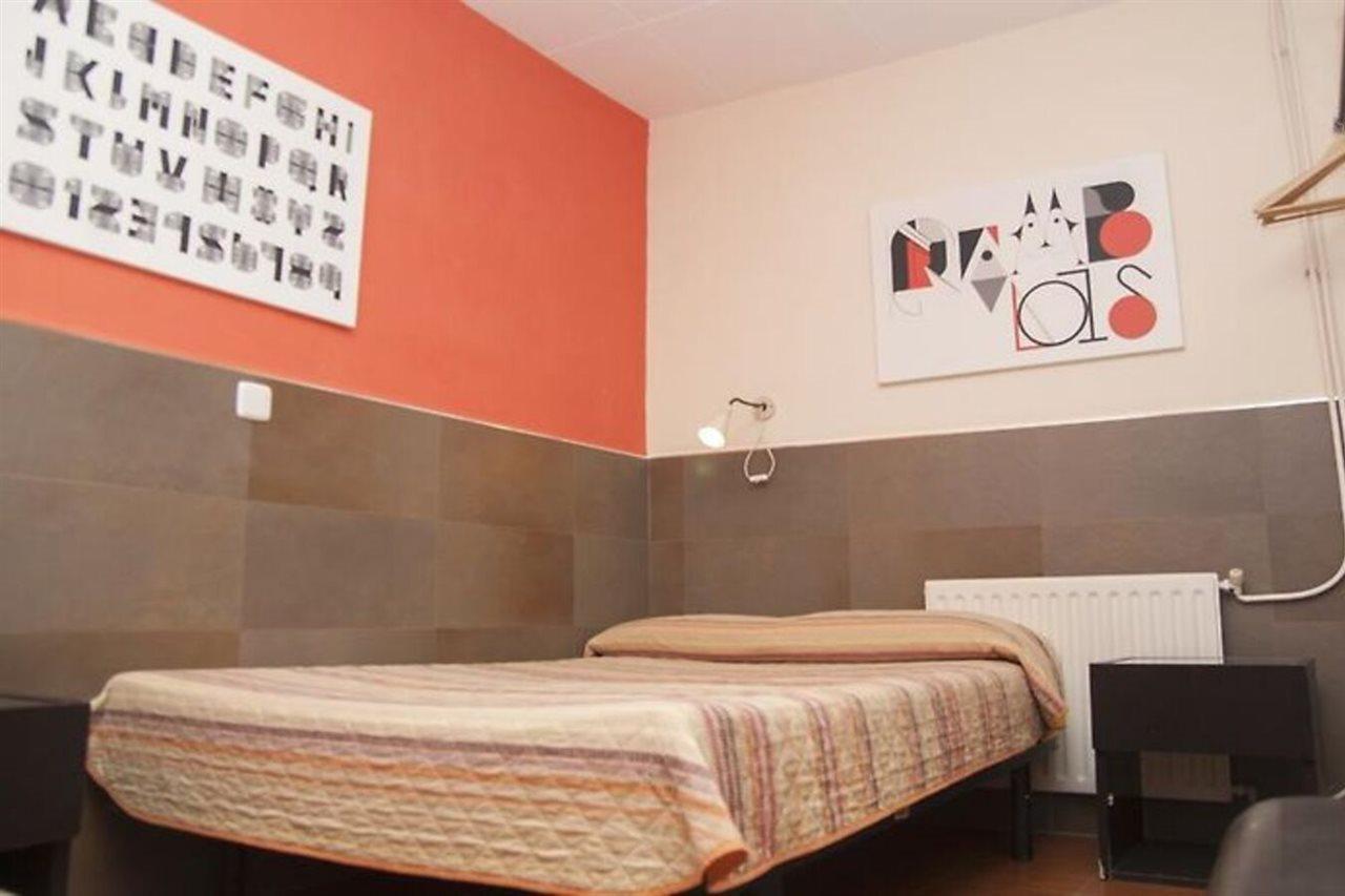 Be Ramblas Guest House Barcelona Bagian luar foto