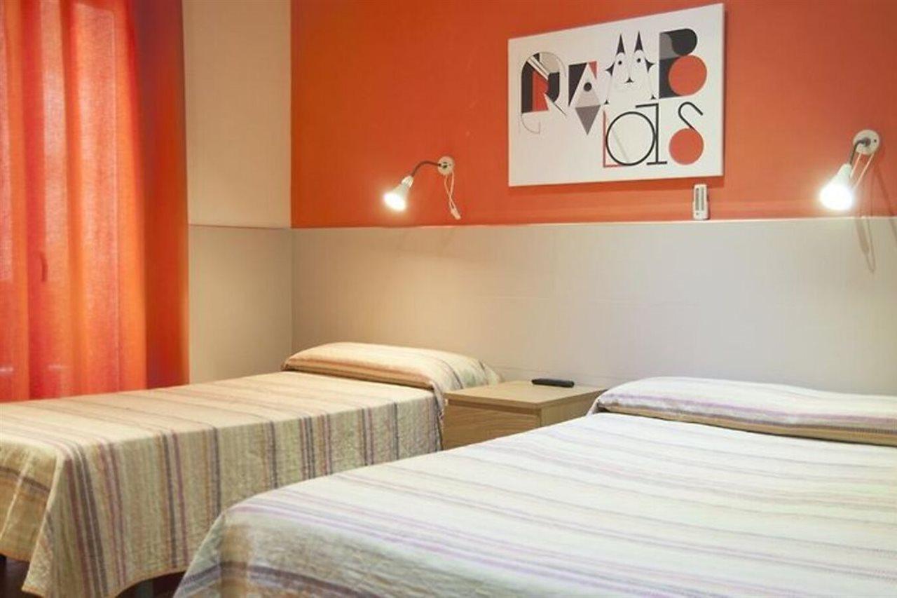 Be Ramblas Guest House Barcelona Bagian luar foto