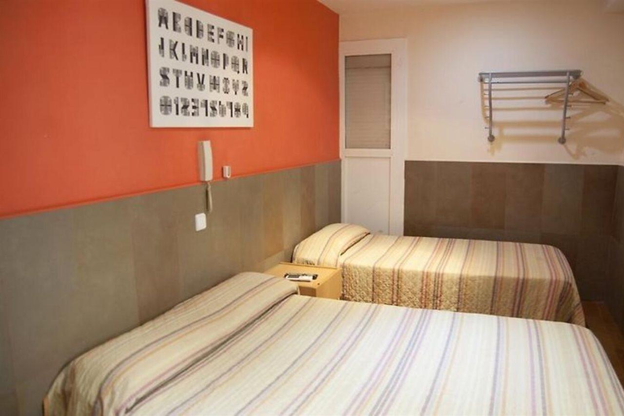 Be Ramblas Guest House Barcelona Bagian luar foto