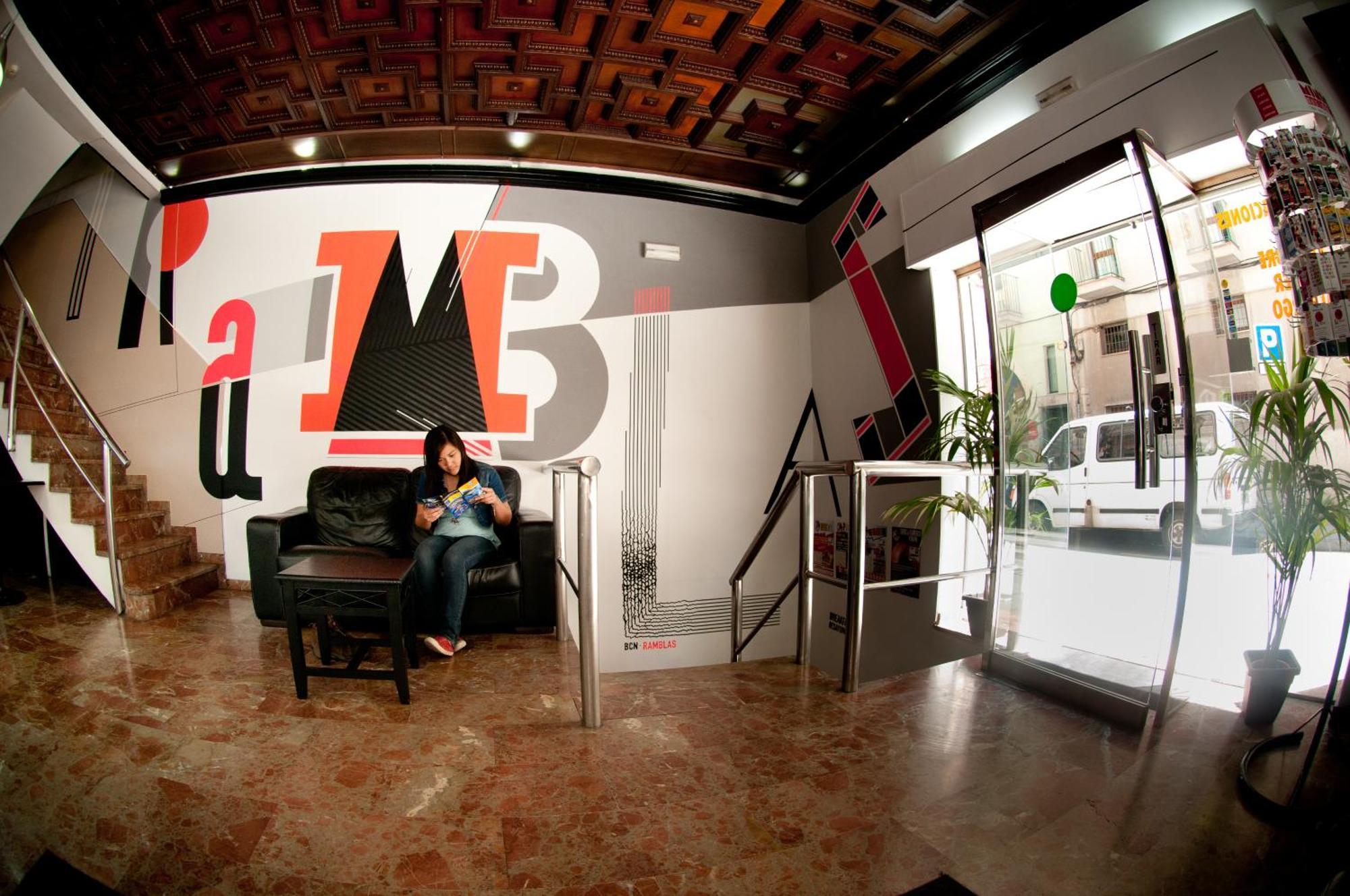 Be Ramblas Guest House Barcelona Bagian luar foto